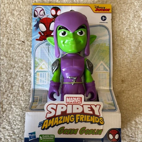 Hasbro Green and Purple Action Figure Playset - Picture 1 of 1